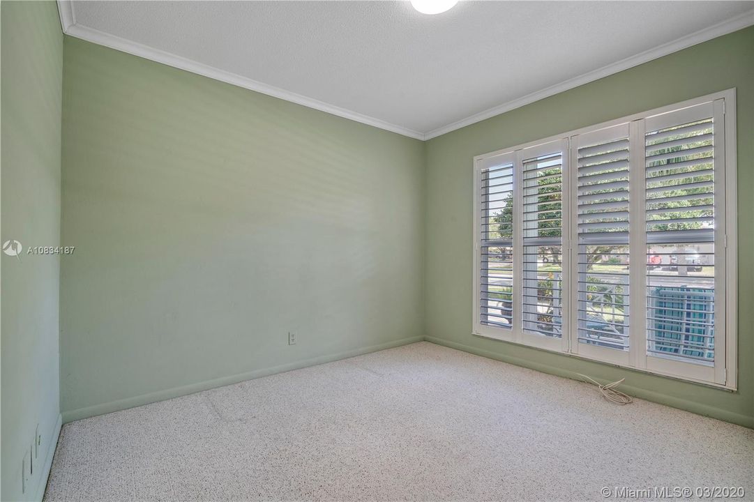 Recently Sold: $510,000 (4 beds, 2 baths, 2555 Square Feet)