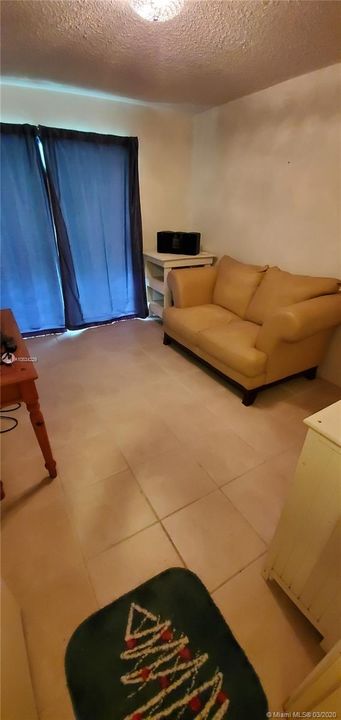 Vendido Recientemente: $55,000 (2 camas, 1 baños, 820 Pies cuadrados)