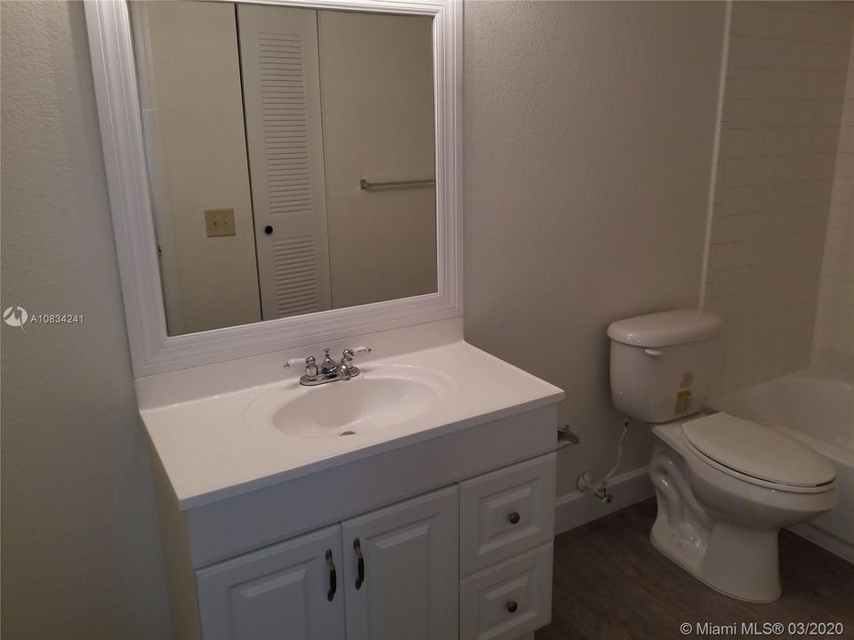 Recientemente alquilado: $1,300 (1 camas, 1 baños, 743 Pies cuadrados)