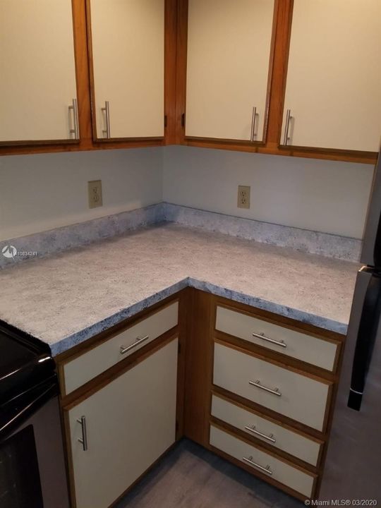 Recientemente alquilado: $1,300 (1 camas, 1 baños, 743 Pies cuadrados)