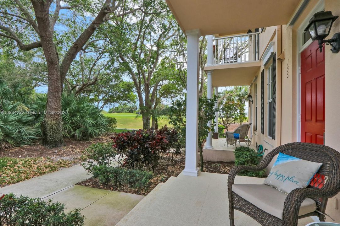 Vendido Recientemente: $399,000 (3 camas, 2 baños, 1800 Pies cuadrados)