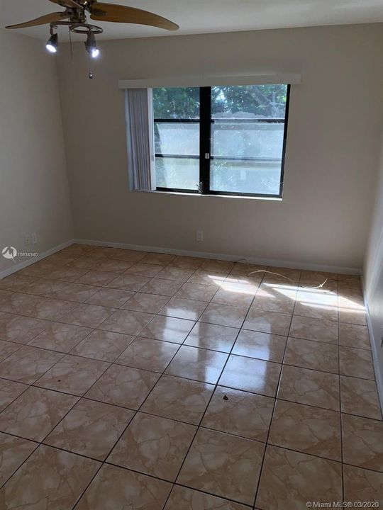 Recently Rented: $1,000 (1 beds, 1 baths, 760 Square Feet)