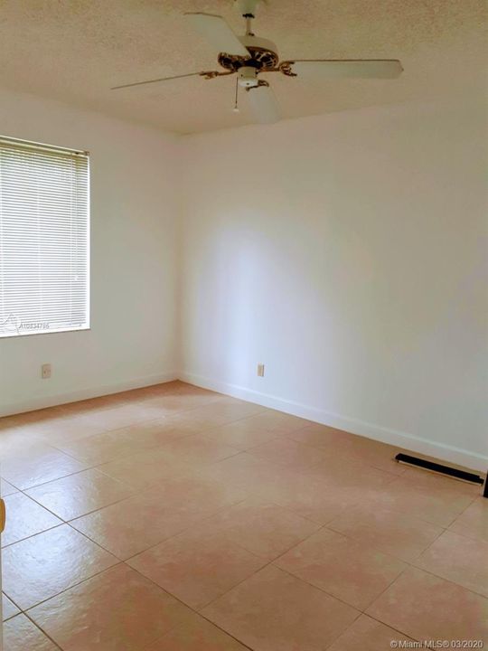 Recently Rented: $1,525 (2 beds, 2 baths, 1044 Square Feet)