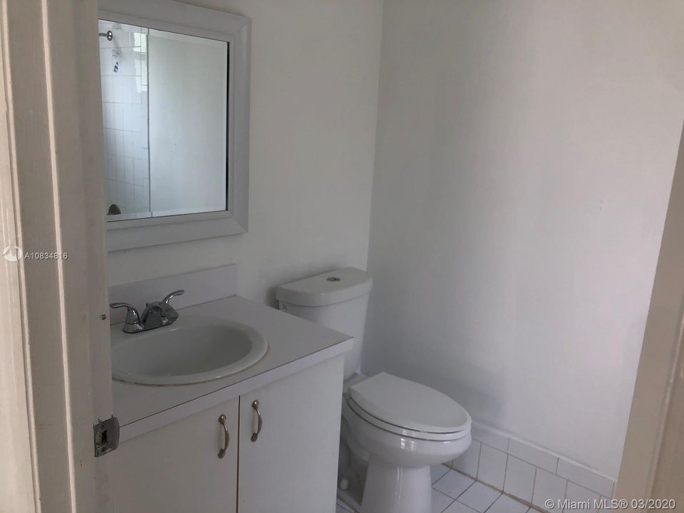Recently Rented: $1,900 (3 beds, 2 baths, 1023 Square Feet)