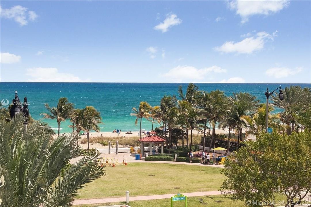 Recently Sold: $995,000 (3 beds, 3 baths, 2180 Square Feet)