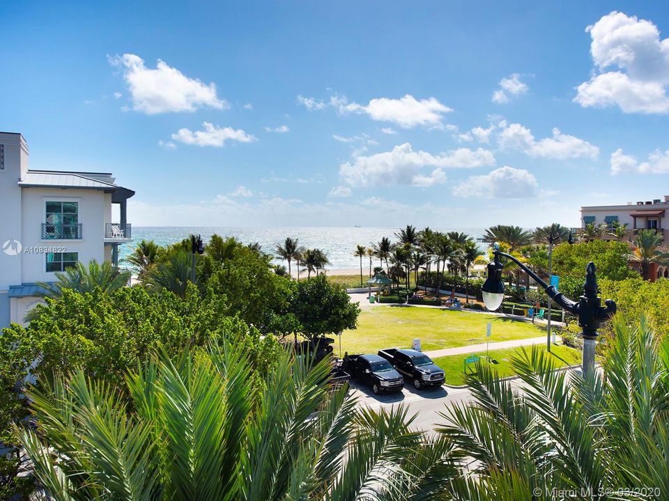 Recently Sold: $995,000 (3 beds, 3 baths, 2180 Square Feet)