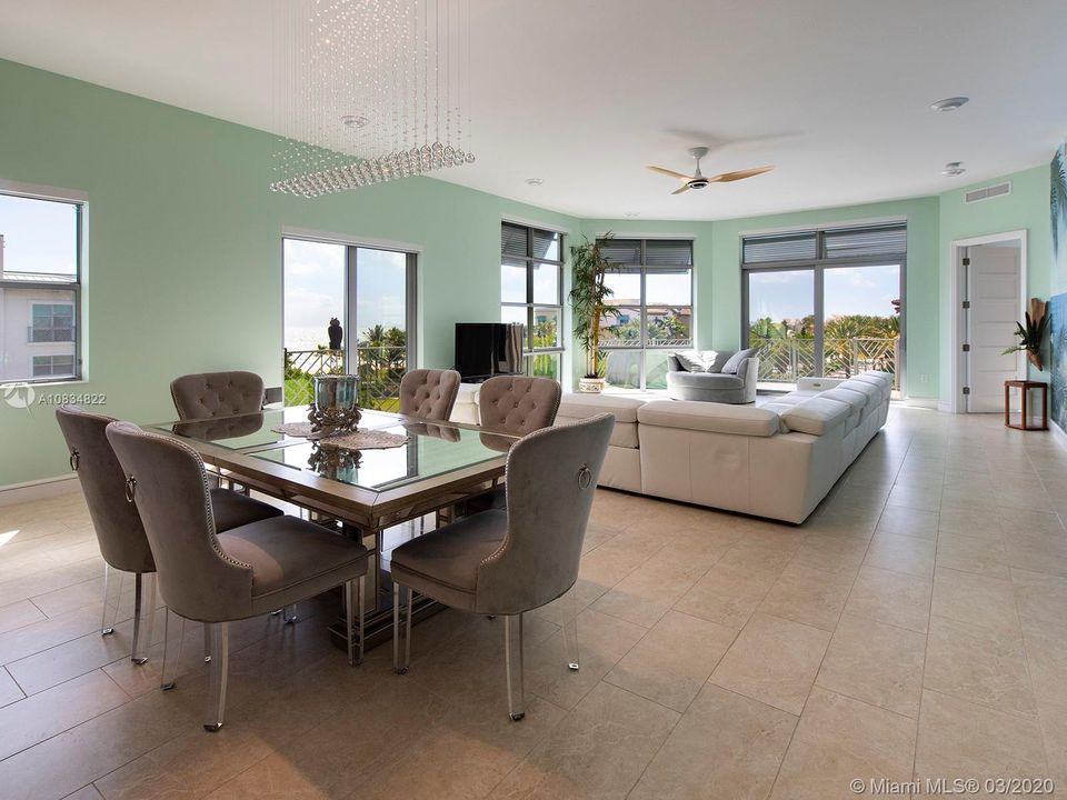 Recently Sold: $995,000 (3 beds, 3 baths, 2180 Square Feet)