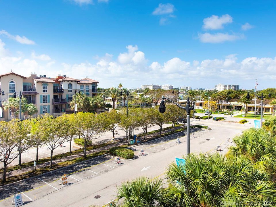 Recently Sold: $995,000 (3 beds, 3 baths, 2180 Square Feet)
