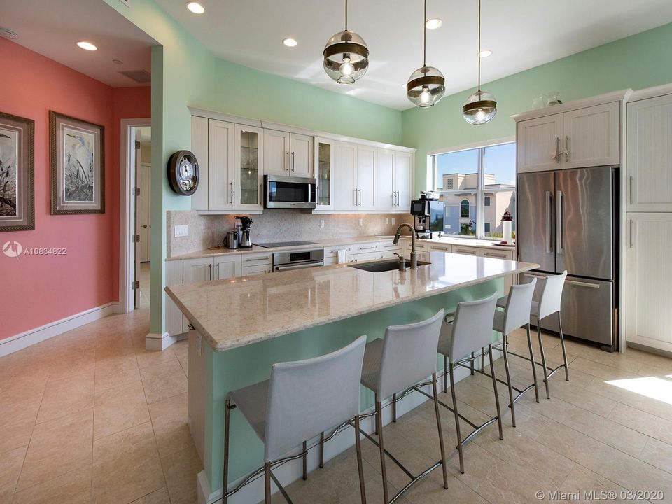Recently Sold: $995,000 (3 beds, 3 baths, 2180 Square Feet)