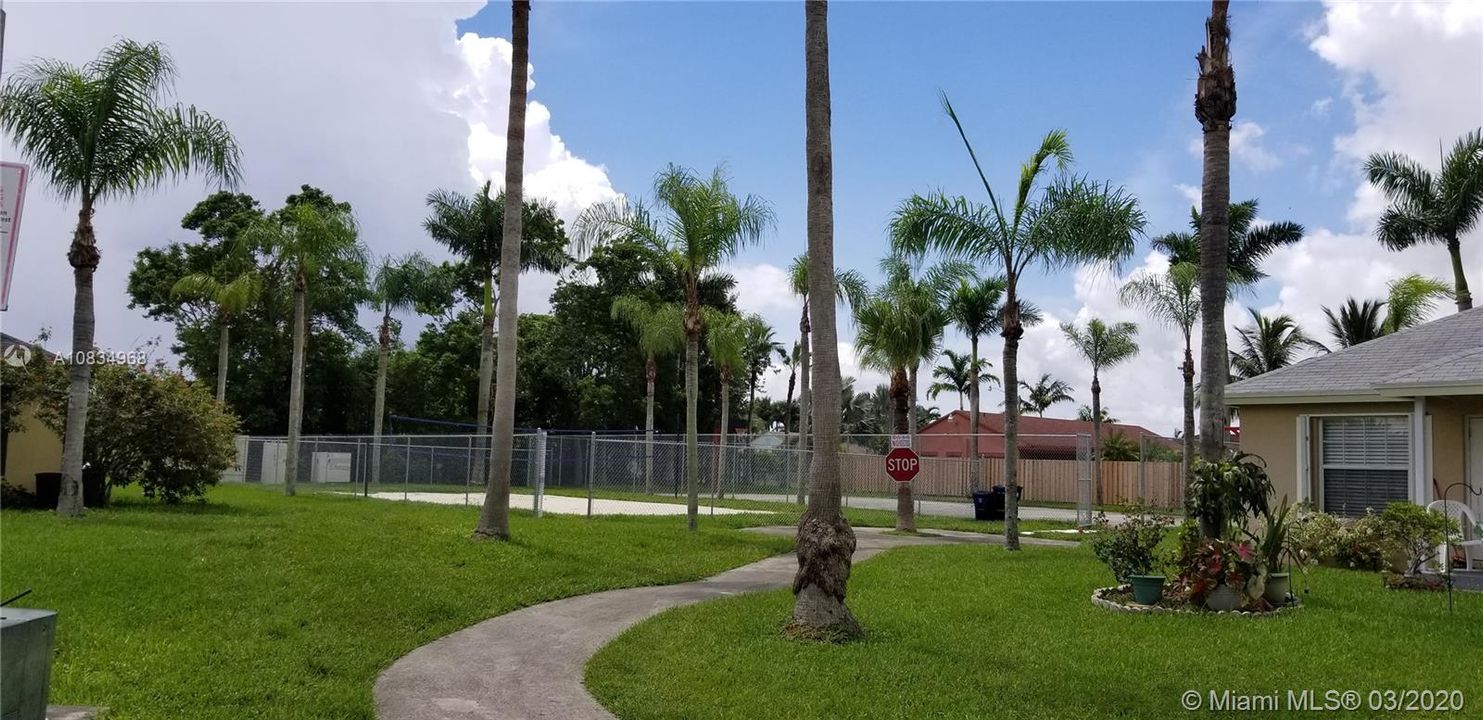 Recently Rented: $1,495 (3 beds, 2 baths, 1099 Square Feet)