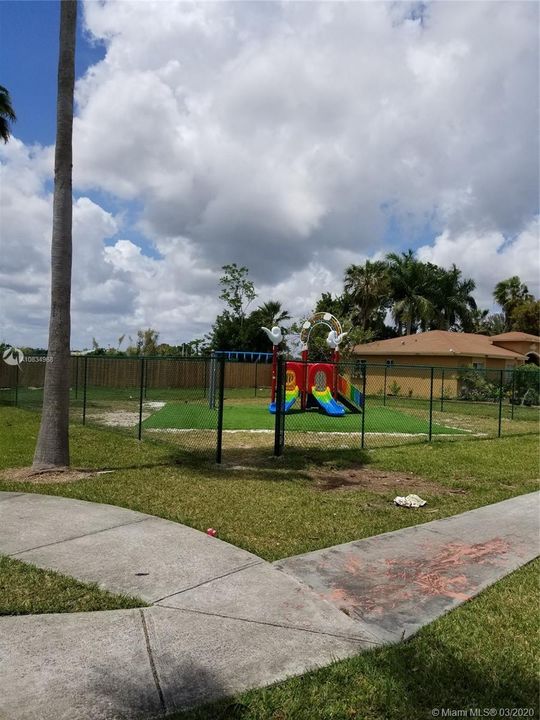 Recently Rented: $1,495 (3 beds, 2 baths, 1099 Square Feet)