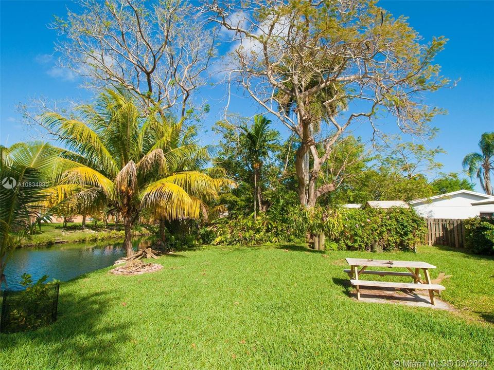 Recently Rented: $2,250 (3 beds, 2 baths, 1559 Square Feet)