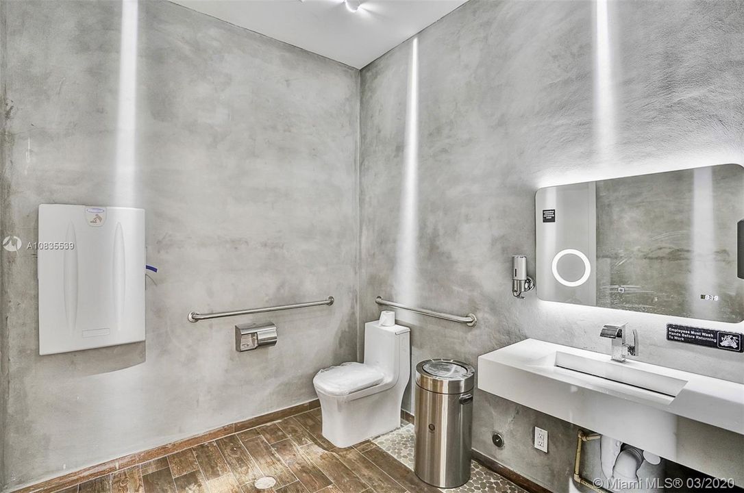 最近售出: $8,500 (0 贝兹, 0 浴室, 0 平方英尺)