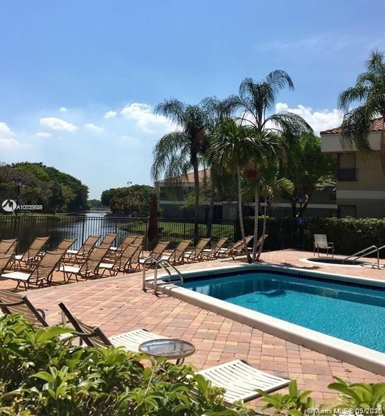 Recently Sold: $143,000 (2 beds, 2 baths, 1070 Square Feet)
