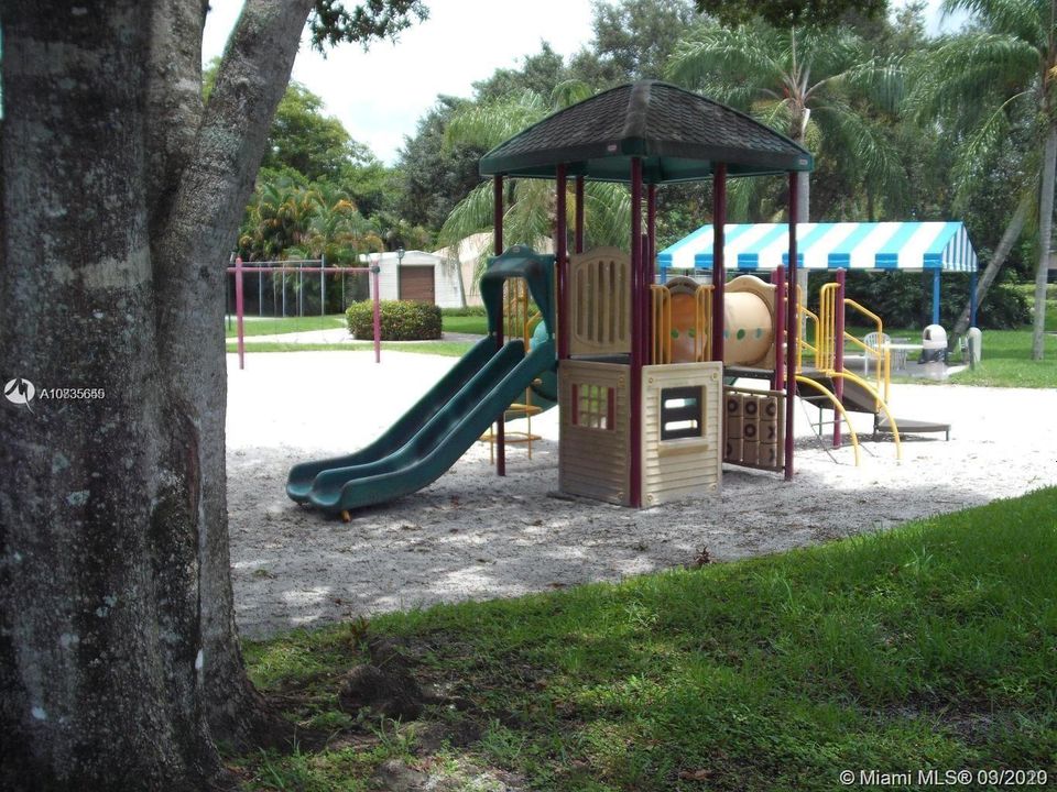 Recently Sold: $143,000 (2 beds, 2 baths, 1070 Square Feet)