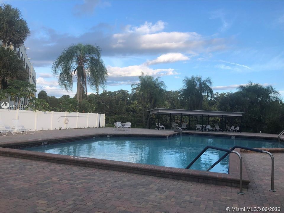 Recently Sold: $143,000 (2 beds, 2 baths, 1070 Square Feet)