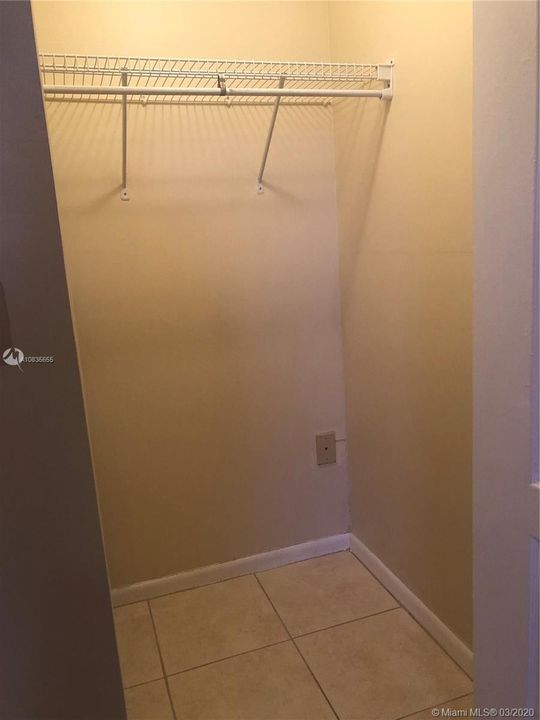 Recently Sold: $143,000 (2 beds, 2 baths, 1070 Square Feet)