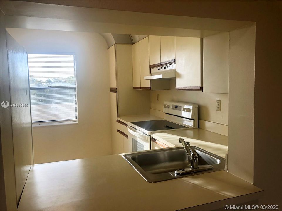 Recently Sold: $143,000 (2 beds, 2 baths, 1070 Square Feet)
