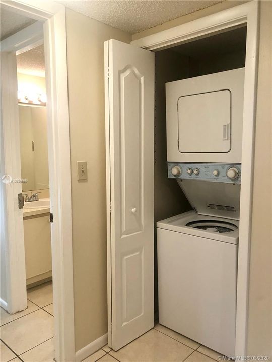 Recently Sold: $143,000 (2 beds, 2 baths, 1070 Square Feet)