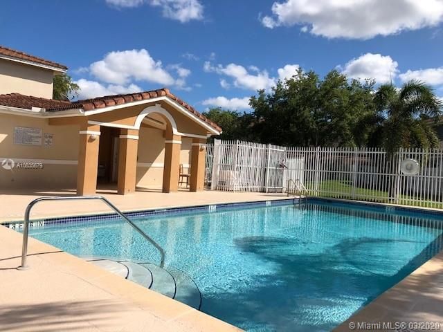 Recently Rented: $1,895 (3 beds, 2 baths, 1308 Square Feet)