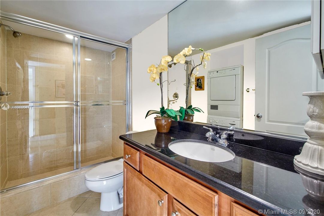 最近租的: $3,750 (2 贝兹, 2 浴室, 1750 平方英尺)