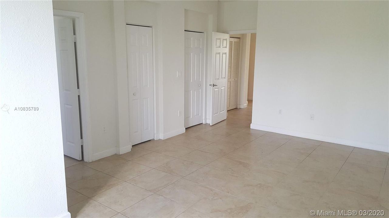 最近租的: $2,650 (3 贝兹, 3 浴室, 2001 平方英尺)