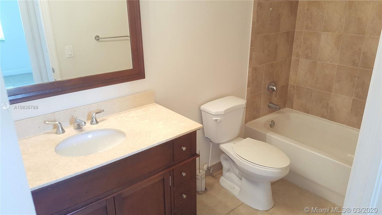 最近租的: $2,650 (3 贝兹, 3 浴室, 2001 平方英尺)