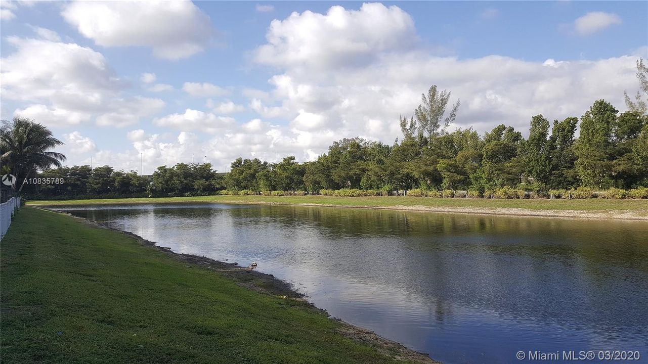 最近租的: $2,650 (3 贝兹, 3 浴室, 2001 平方英尺)