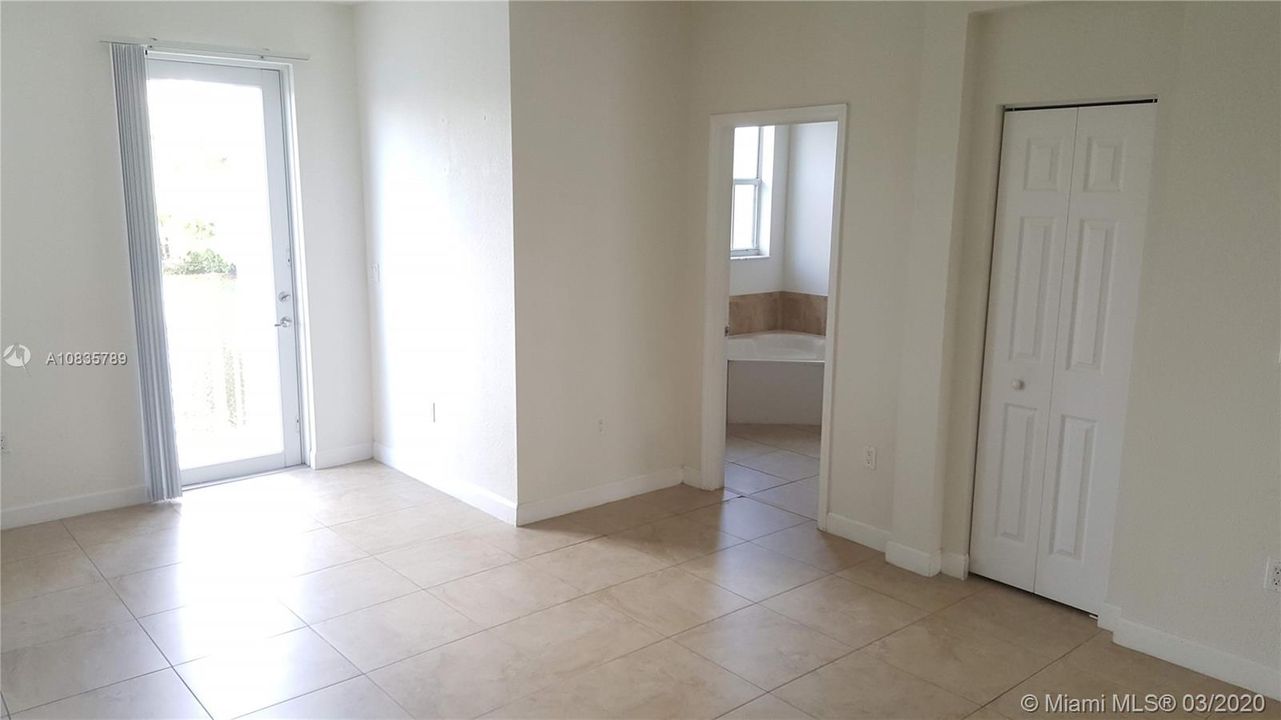 最近租的: $2,650 (3 贝兹, 3 浴室, 2001 平方英尺)