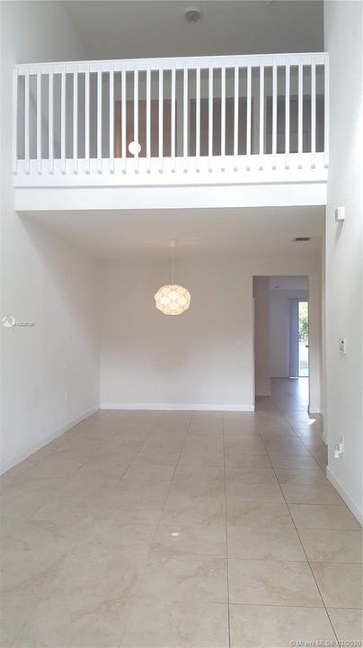 最近租的: $2,650 (3 贝兹, 3 浴室, 2001 平方英尺)