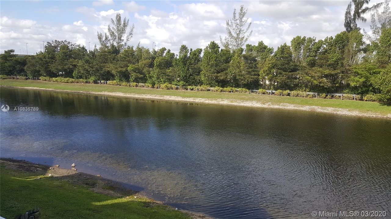 最近租的: $2,650 (3 贝兹, 3 浴室, 2001 平方英尺)