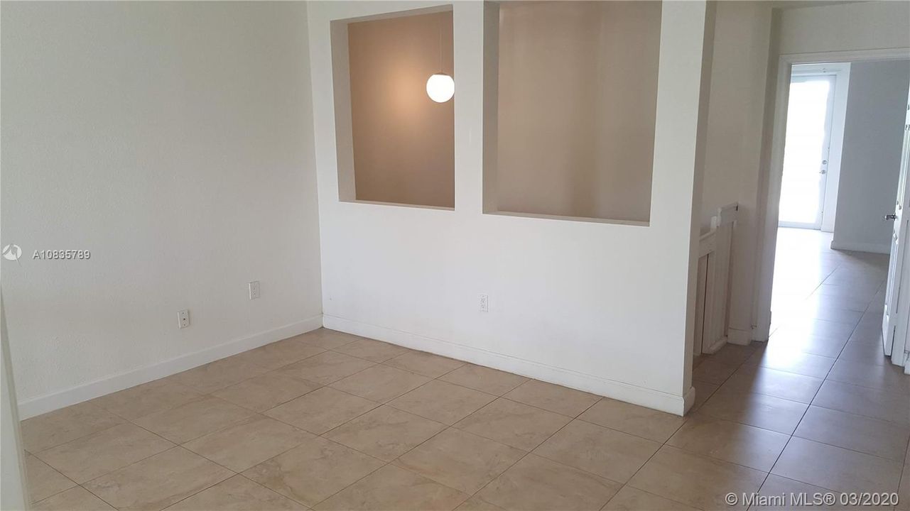 最近租的: $2,650 (3 贝兹, 3 浴室, 2001 平方英尺)