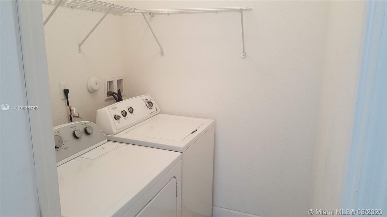 最近租的: $2,650 (3 贝兹, 3 浴室, 2001 平方英尺)