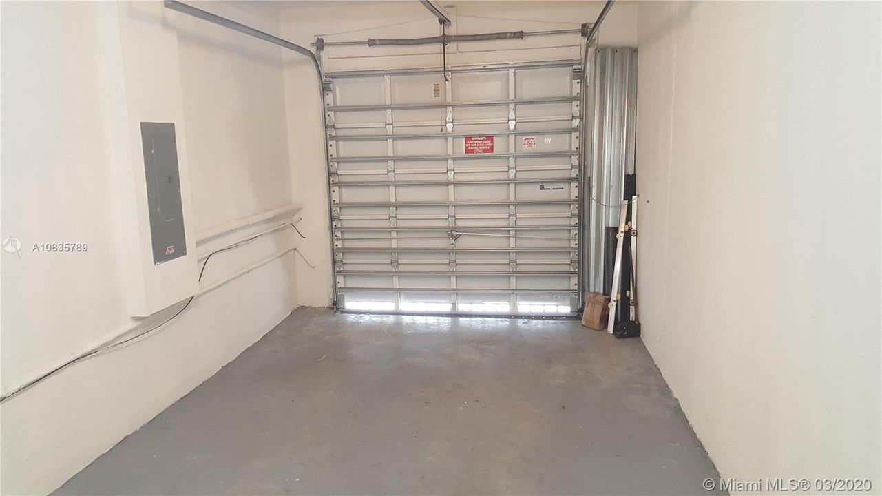 最近租的: $2,650 (3 贝兹, 3 浴室, 2001 平方英尺)