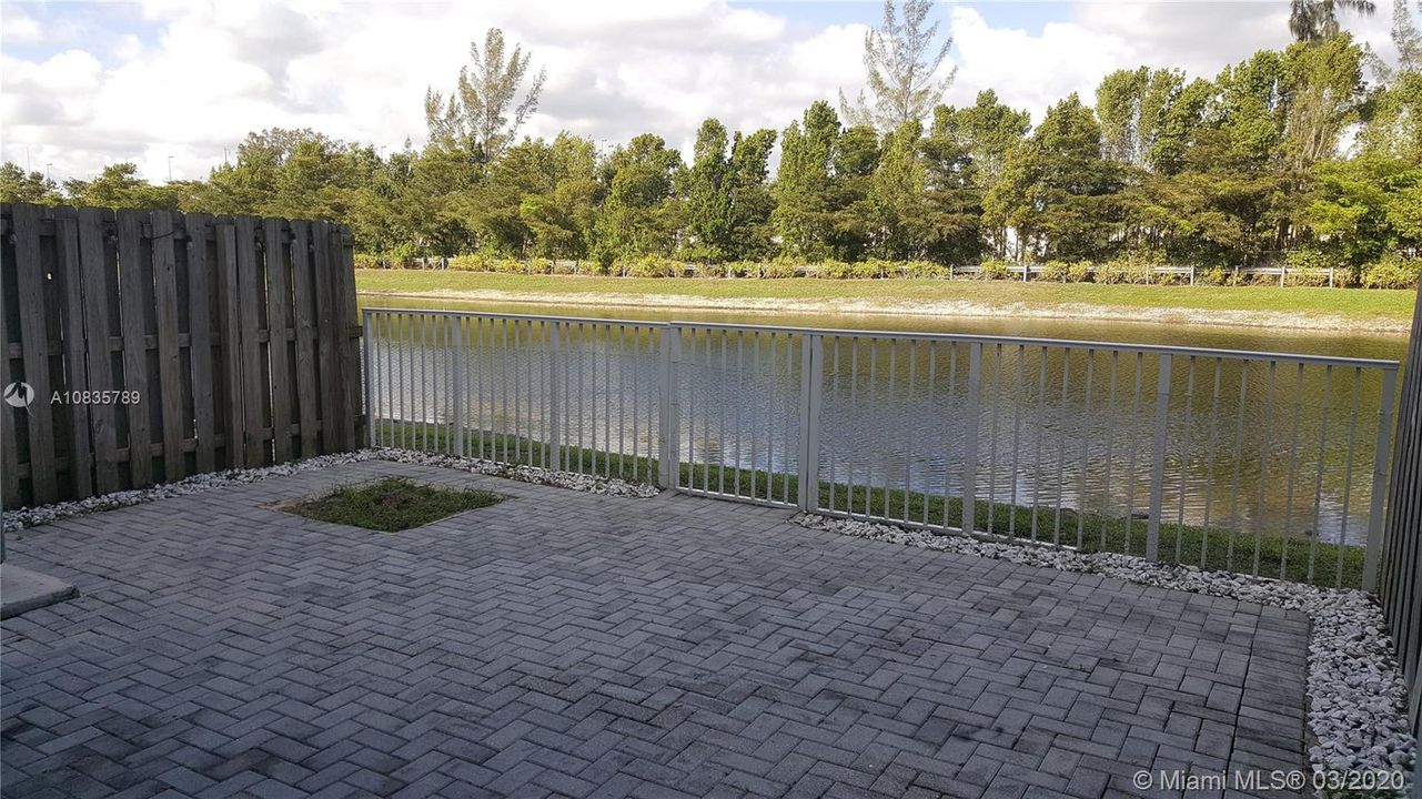 最近租的: $2,650 (3 贝兹, 3 浴室, 2001 平方英尺)