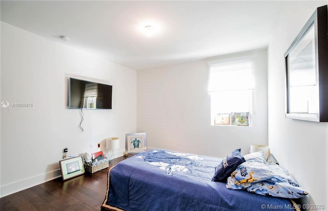 Recently Rented: $5,800 (5 beds, 4 baths, 3844 Square Feet)