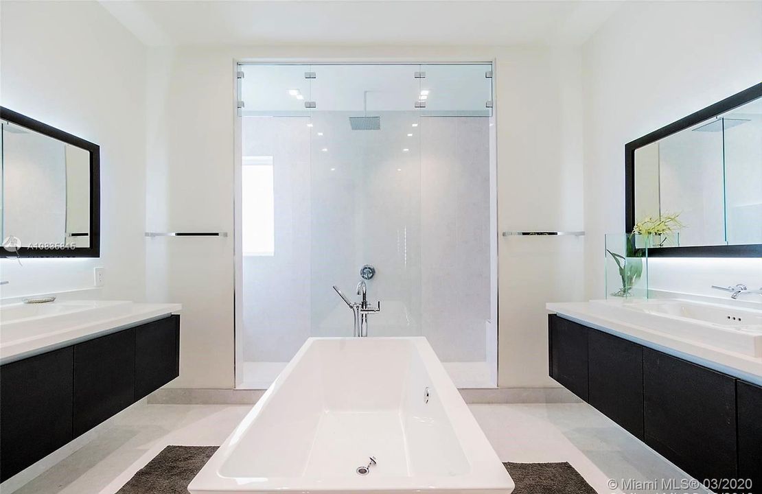 Recently Rented: $5,800 (5 beds, 4 baths, 3844 Square Feet)