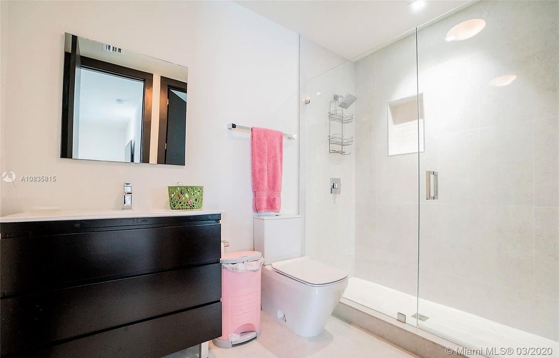 Recently Rented: $5,800 (5 beds, 4 baths, 3844 Square Feet)