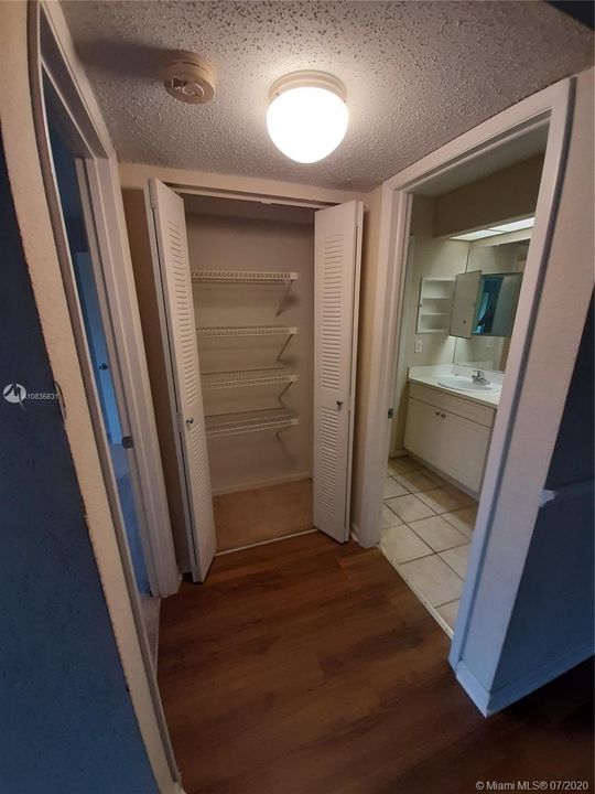 Recently Rented: $1,100 (2 beds, 2 baths, 1200 Square Feet)