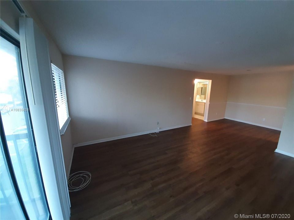 Recently Rented: $1,100 (2 beds, 2 baths, 1200 Square Feet)