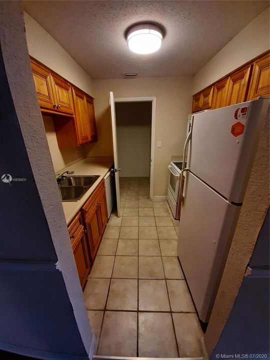 Recently Rented: $1,100 (2 beds, 2 baths, 1200 Square Feet)