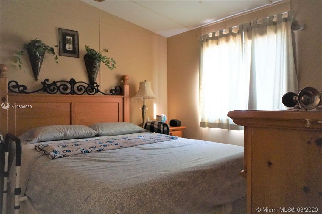 Недавно продано: $545,000 (2 спален, 2 ванн, 1260 Квадратных фут)