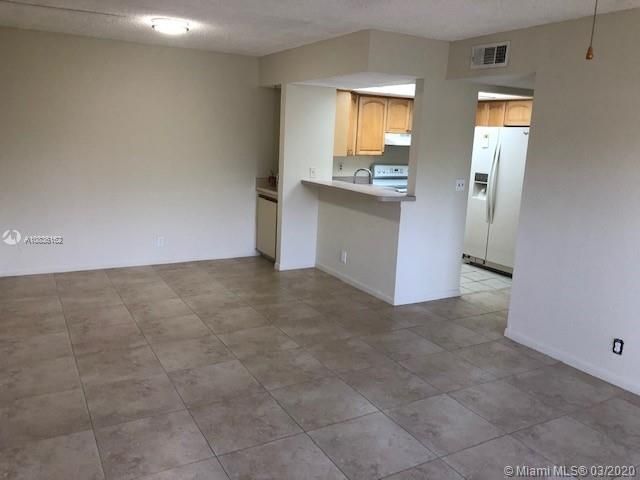 Recently Rented: $1,200 (2 beds, 2 baths, 886 Square Feet)