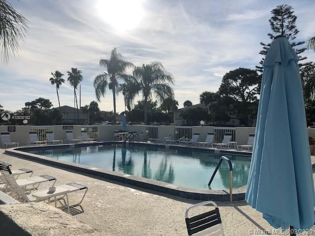 Recently Rented: $1,200 (2 beds, 2 baths, 886 Square Feet)