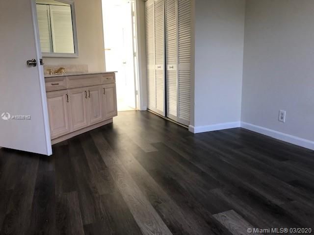 Recently Rented: $1,200 (2 beds, 2 baths, 886 Square Feet)