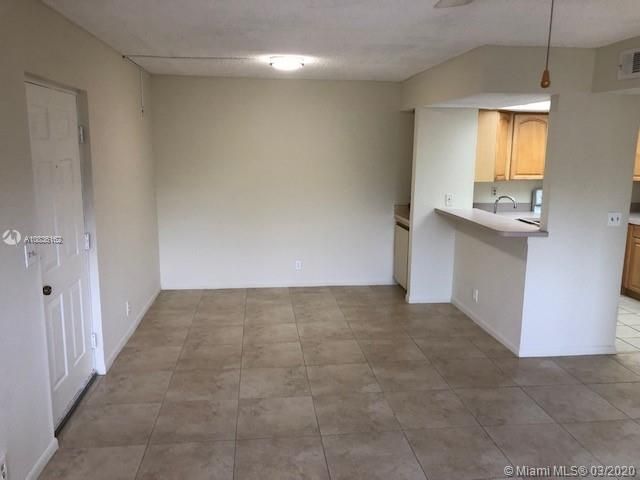Recently Rented: $1,200 (2 beds, 2 baths, 886 Square Feet)
