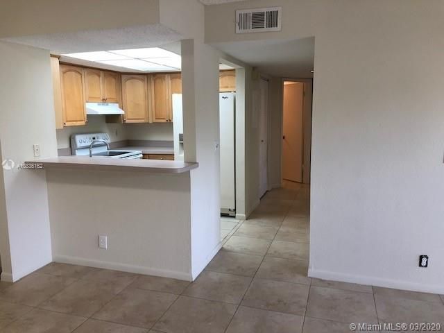 Recently Rented: $1,200 (2 beds, 2 baths, 886 Square Feet)