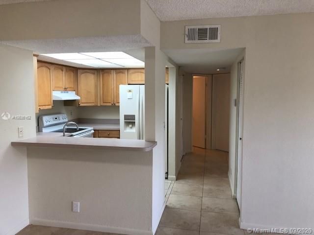 Recently Rented: $1,200 (2 beds, 2 baths, 886 Square Feet)