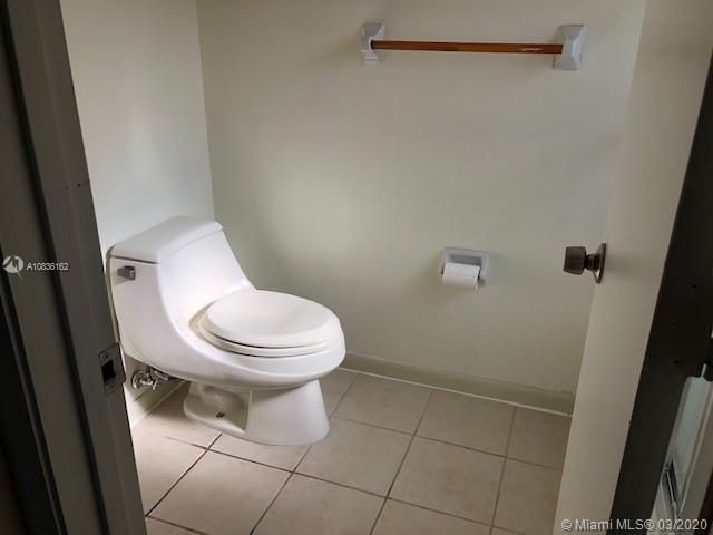 Recently Rented: $1,200 (2 beds, 2 baths, 886 Square Feet)