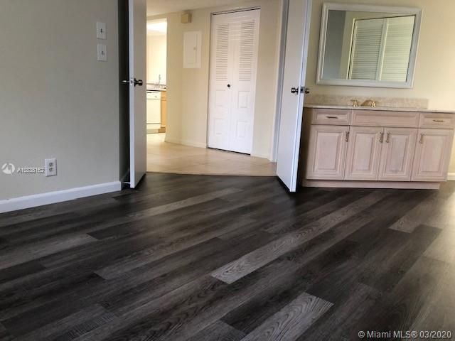 Recently Rented: $1,200 (2 beds, 2 baths, 886 Square Feet)
